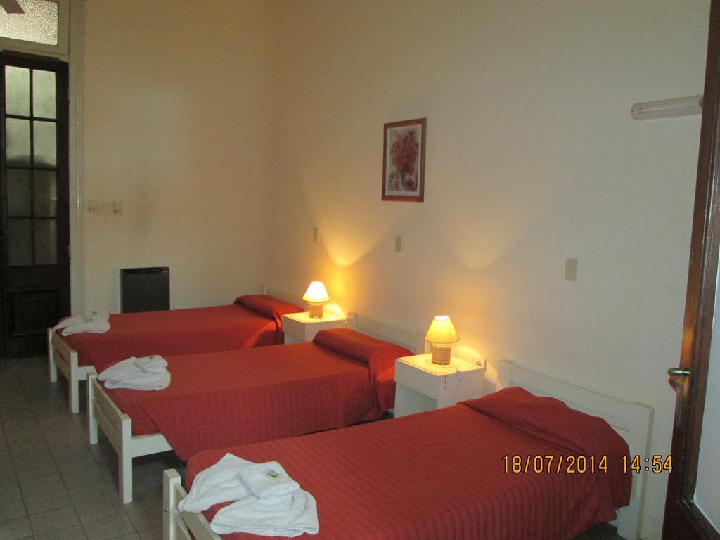 Nuevo Hotel Belgrano San Nicolás de los Arroyos Chambre photo